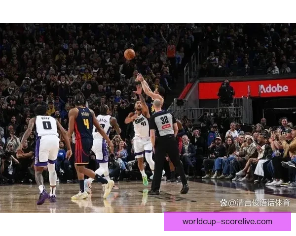 埃奇库姆创生涯新高领衔三人得分大胜国王蒙克伤退雷诺空砍30分